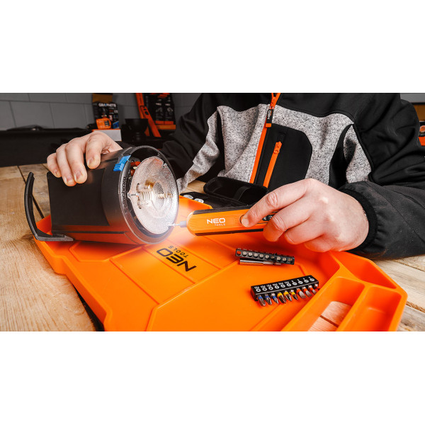 Акумуляторна викрутка NEO TOOLS 04-199 4 В, USB-C, 25 біт, адаптер, кейс