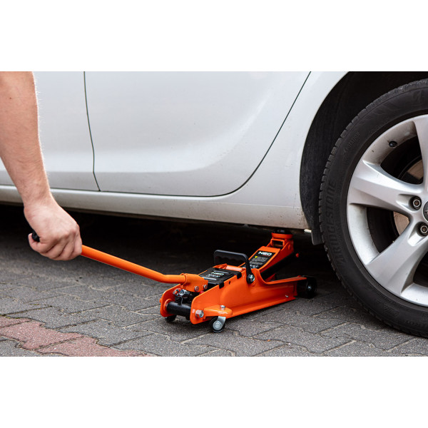 Домкрат «жаба» NEO TOOLS 11-733, 2,5 т, низькопрофільний 85–385 мм